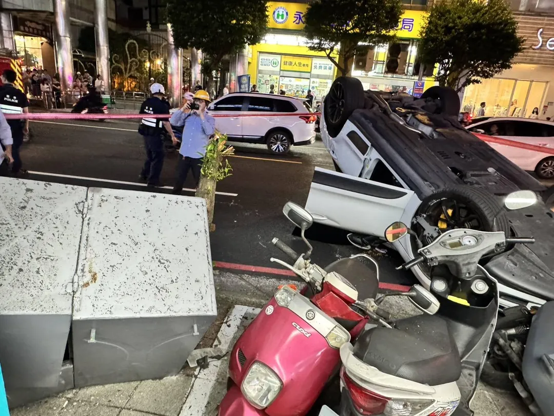 車禍現場。（圖／網友野蠻先生授權提供）