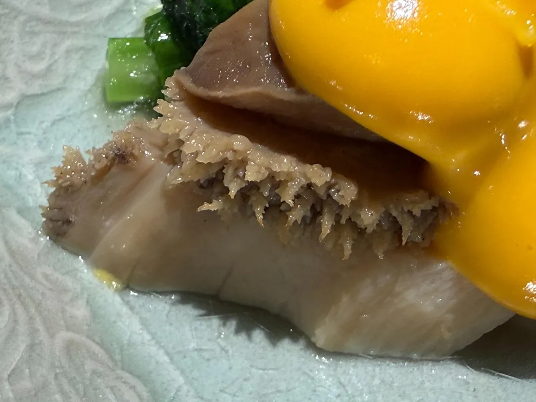 軟嫩彈牙的鮑魚。（圖／黃宏輝提供）