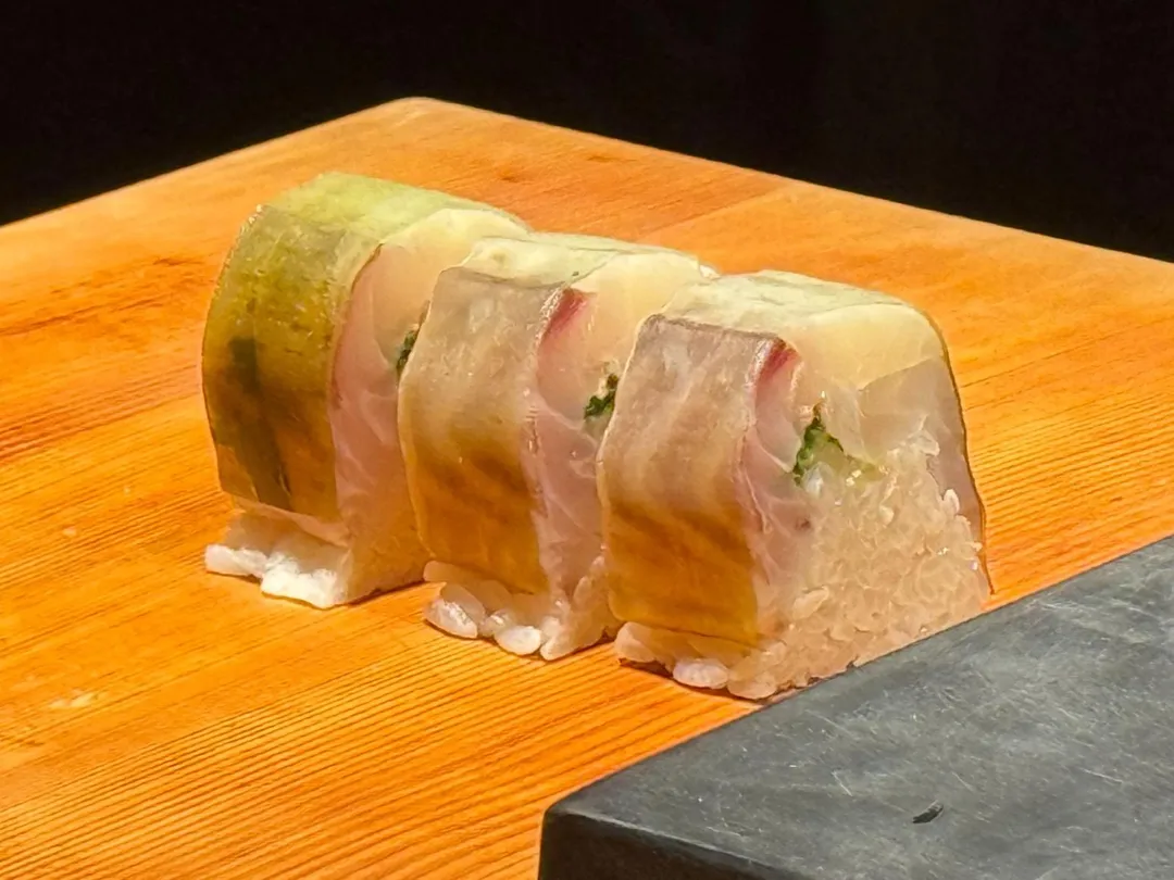 棒壽司切片。（圖／黃宏輝提供）