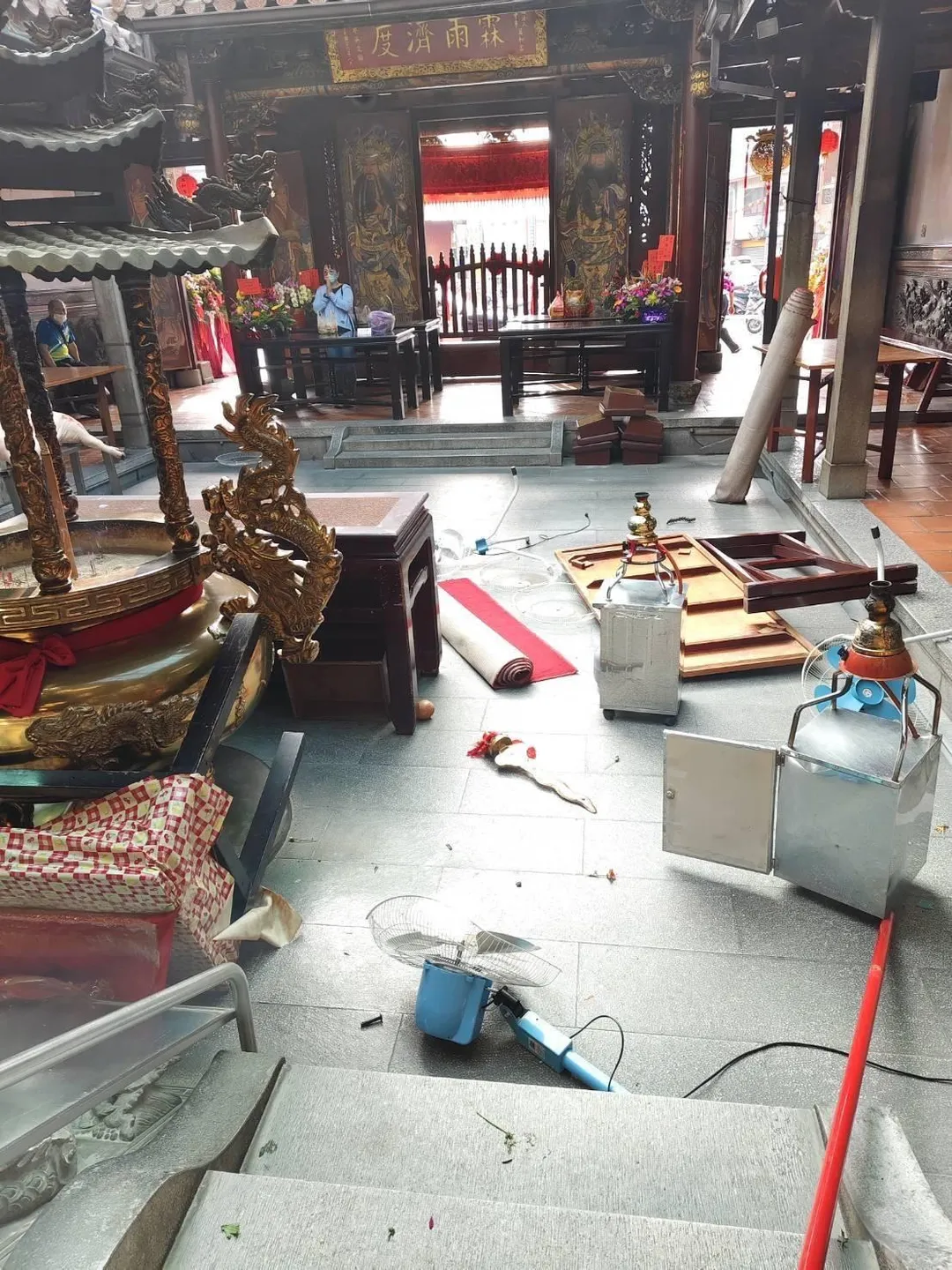 現場一片狼藉。（圖／台中市議員何文海提供）