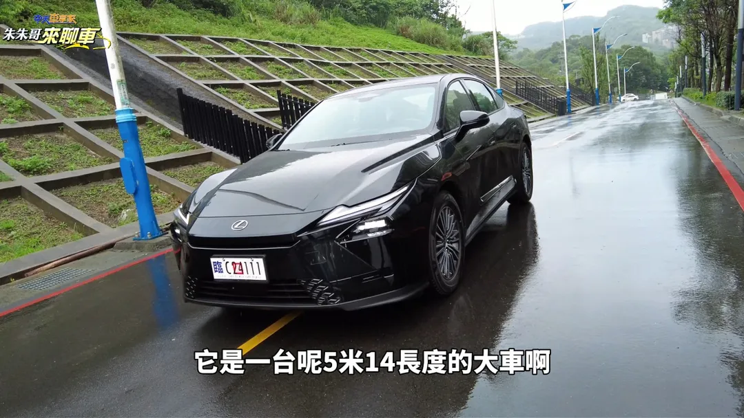是一台5米14長度的大車。（圖／中天車享家）