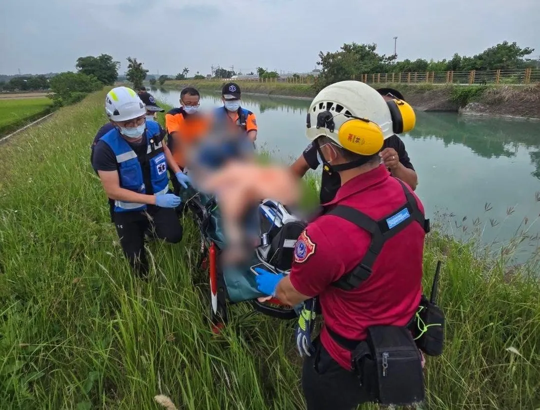 嘉南大圳29歲女子溺水送醫不治。（圖／翻攝畫面）
