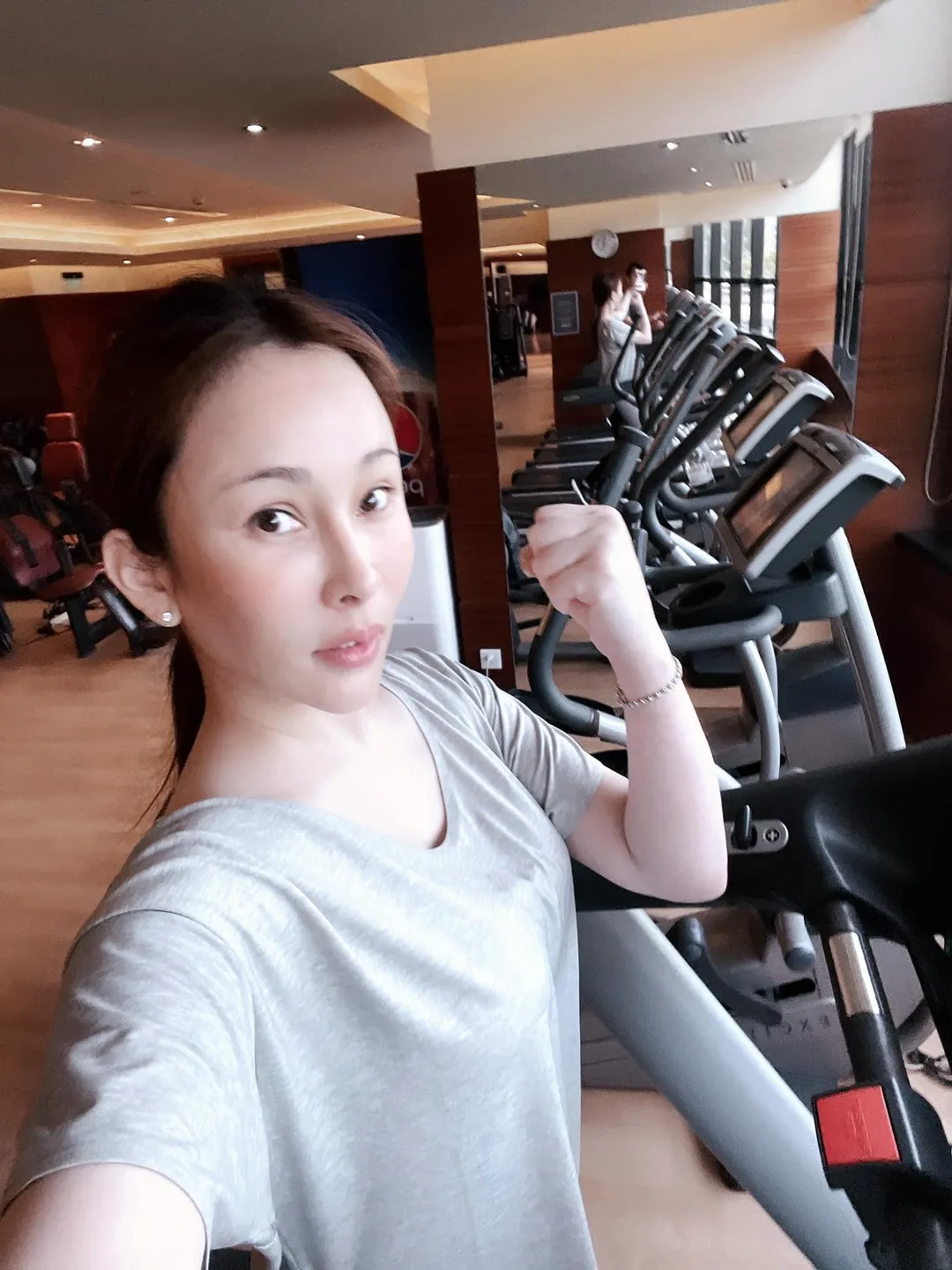 温嵐見到經紀人忍不住落淚，自責搞砸工作安排。（圖／翻攝FB 温嵐 landy）