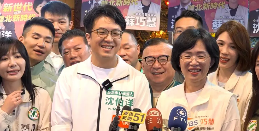 沈伯洋首次和蘇巧慧合體掃街拜票。（圖/中天新聞）