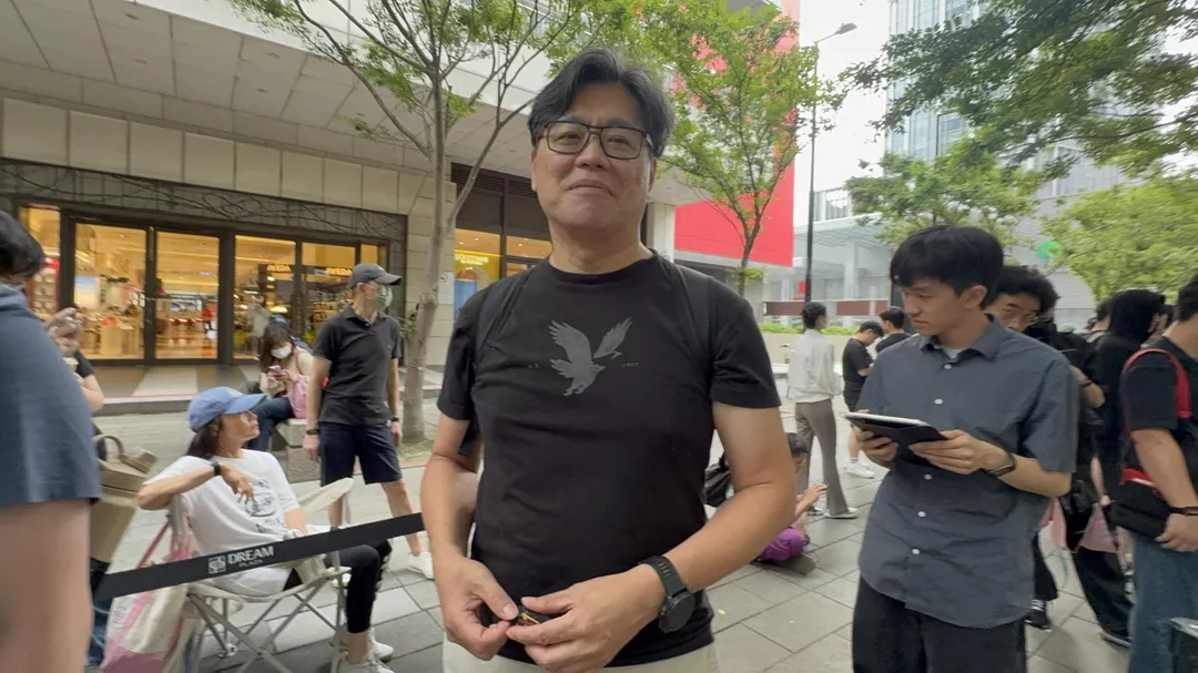 曾在加州求學的游先生特地趕來，回味當年幾乎天天吃的美食。（圖／陳奕廷攝）