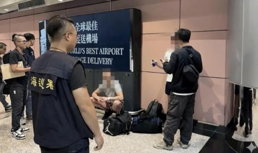外籍男子吞毒品闖關在機場遭逮。（圖／翻攝畫面）
