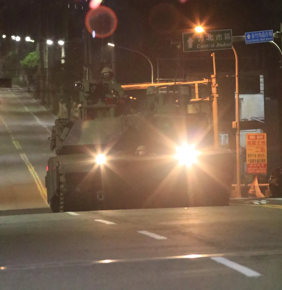 針對陸軍今日凌晨的M1A2T戰車戰備偵巡，李翔宙批評是轉移焦點的公關操作。(圖/宋玉寧攝)