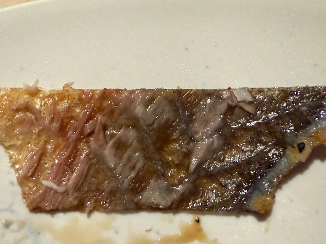 單吃魚皮才知其奇妙。（圖／黃宏輝提供）