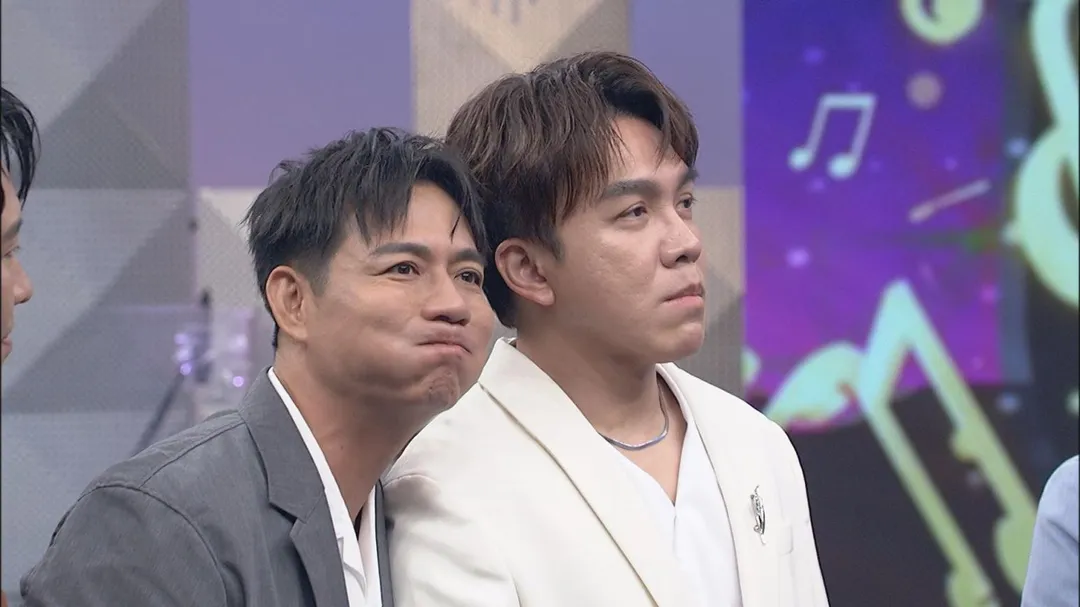 紀明陽認為陳隨意(左)下巴較飽滿,唱歌時唱中低音很有魅力。(圖/中視提供)