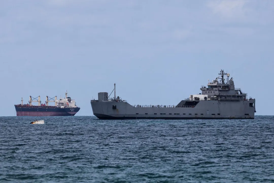 5月20日，一艘以色列軍艦抵達阿什杜德港。（圖／路透社）