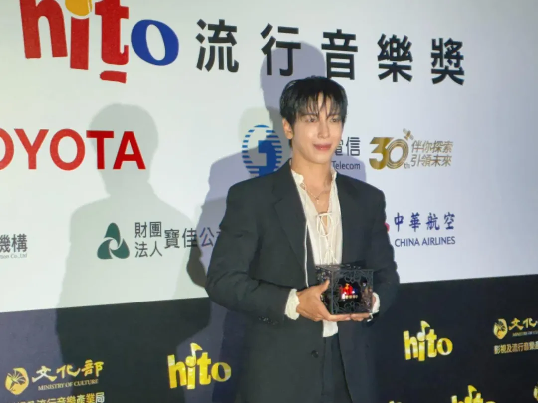 鄭容和獲得「hito海外創作歌手獎」。（圖／記者郭竹倩 攝）