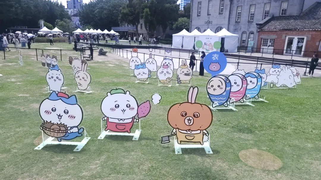 主辦單位在現場設置超多可愛立牌。（圖/記者鄧佩雯 攝）