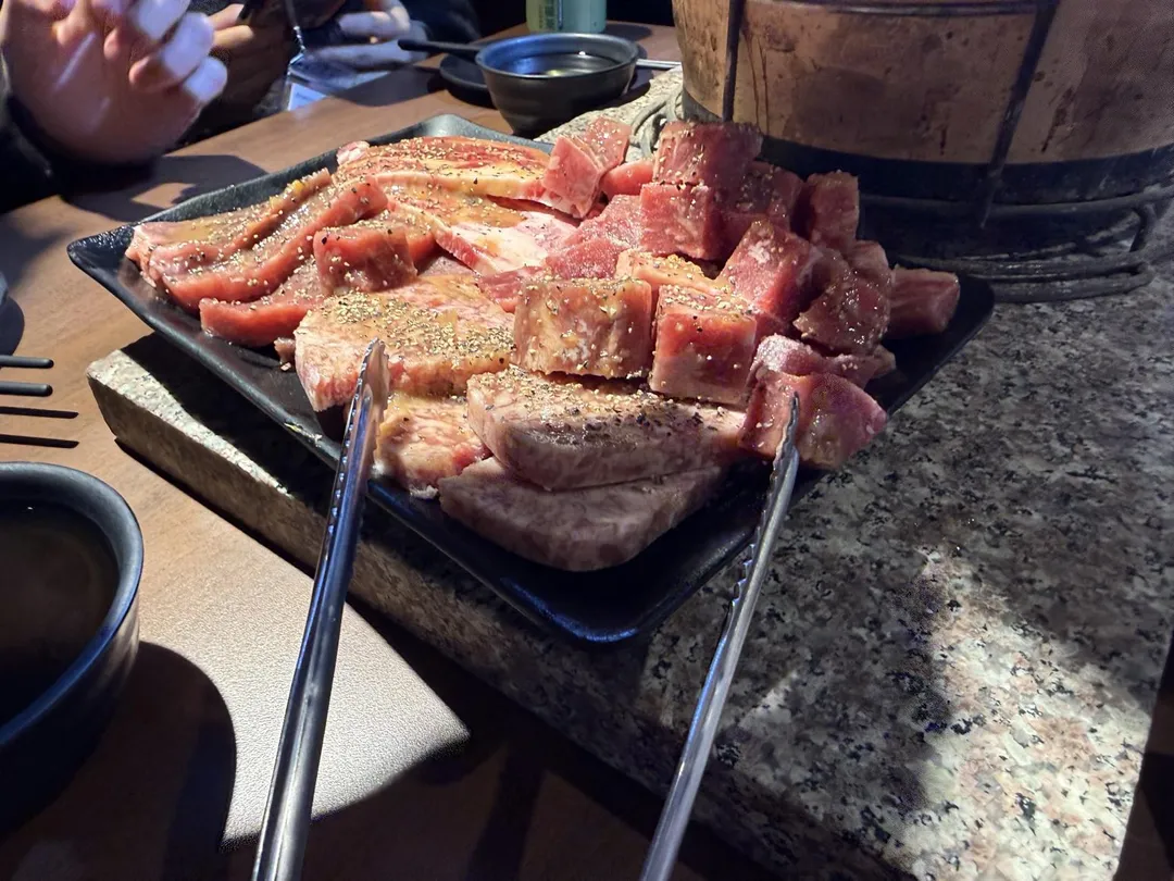一名家長分享國三兒子邀同學到家烤肉，同學們到場時竟主動遞上父母準備的費用，讓原PO大感意外與溫暖。（示意圖／官有紘攝）