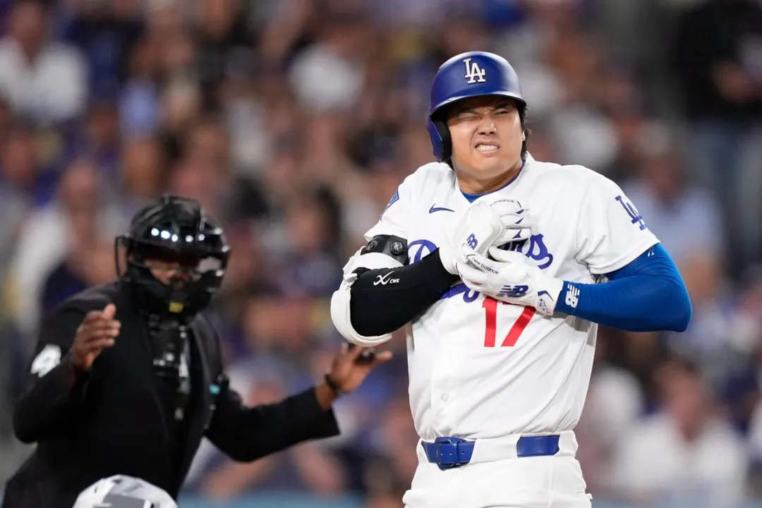 大谷翔平被觸身球砸到。（圖／美聯社）