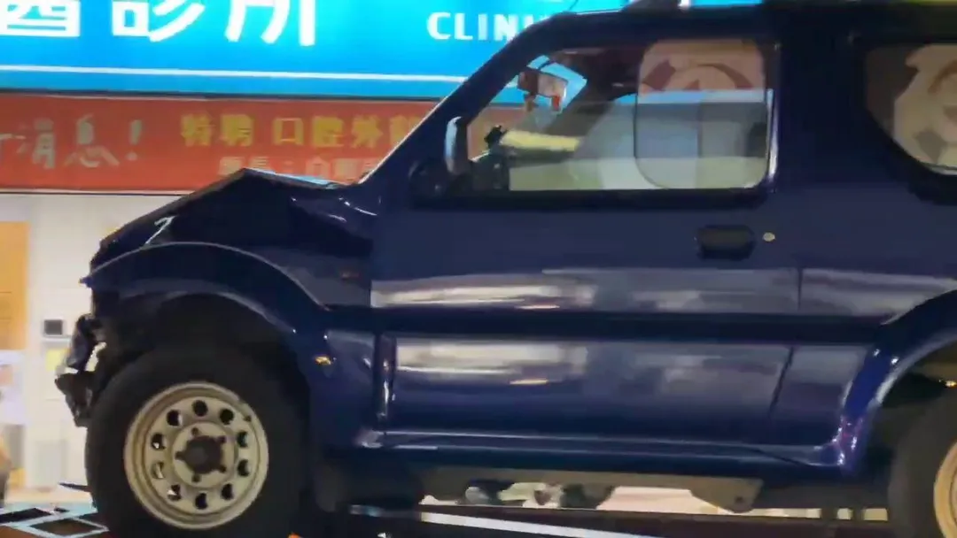 車禍當下畫面。（圖／中天新聞）