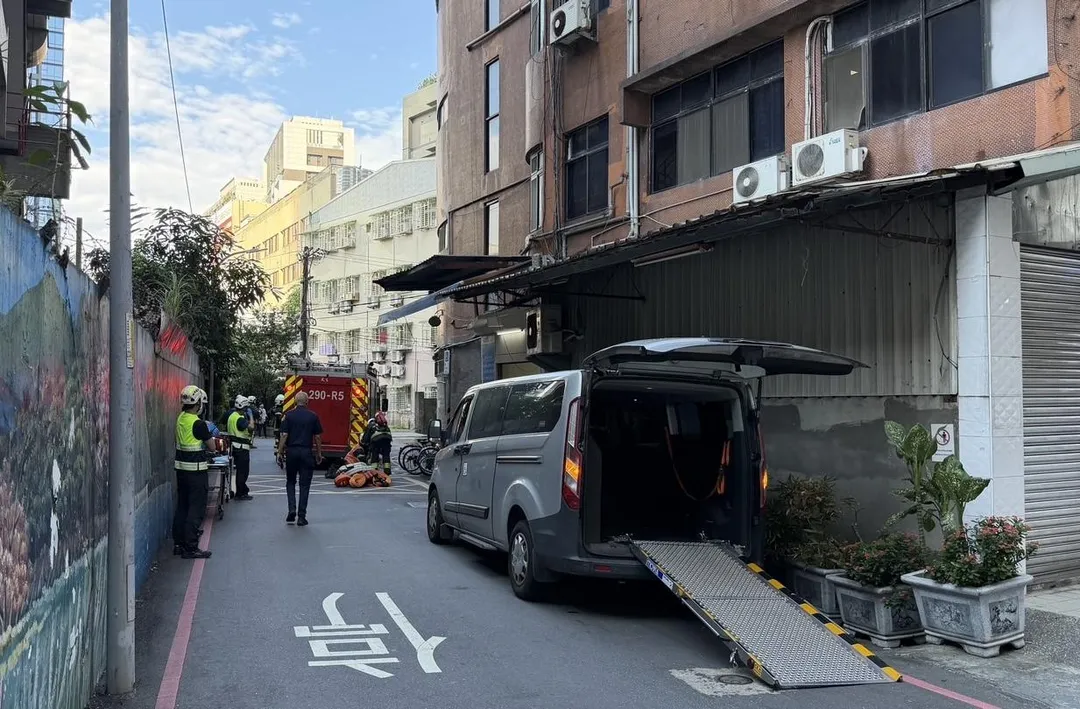 新北板橋一間護理之家下午發生火警。（圖／翻攝畫面）