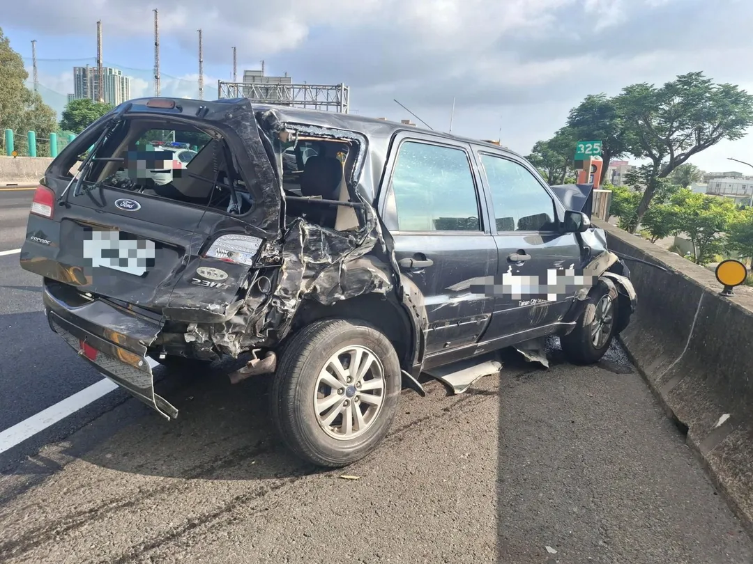 車禍當下慘烈畫面。(圖/中天新聞)
