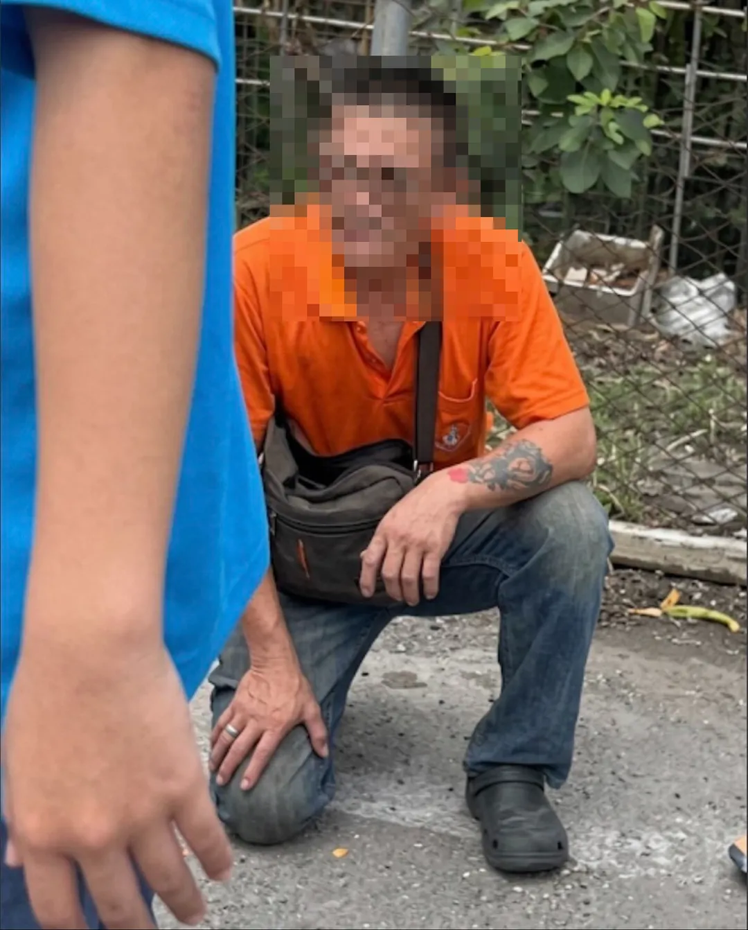 警方實施唾液快篩,江男對安非他命及「喪屍菸彈」皆呈現陽性反應。(圖/翻攝畫面)
