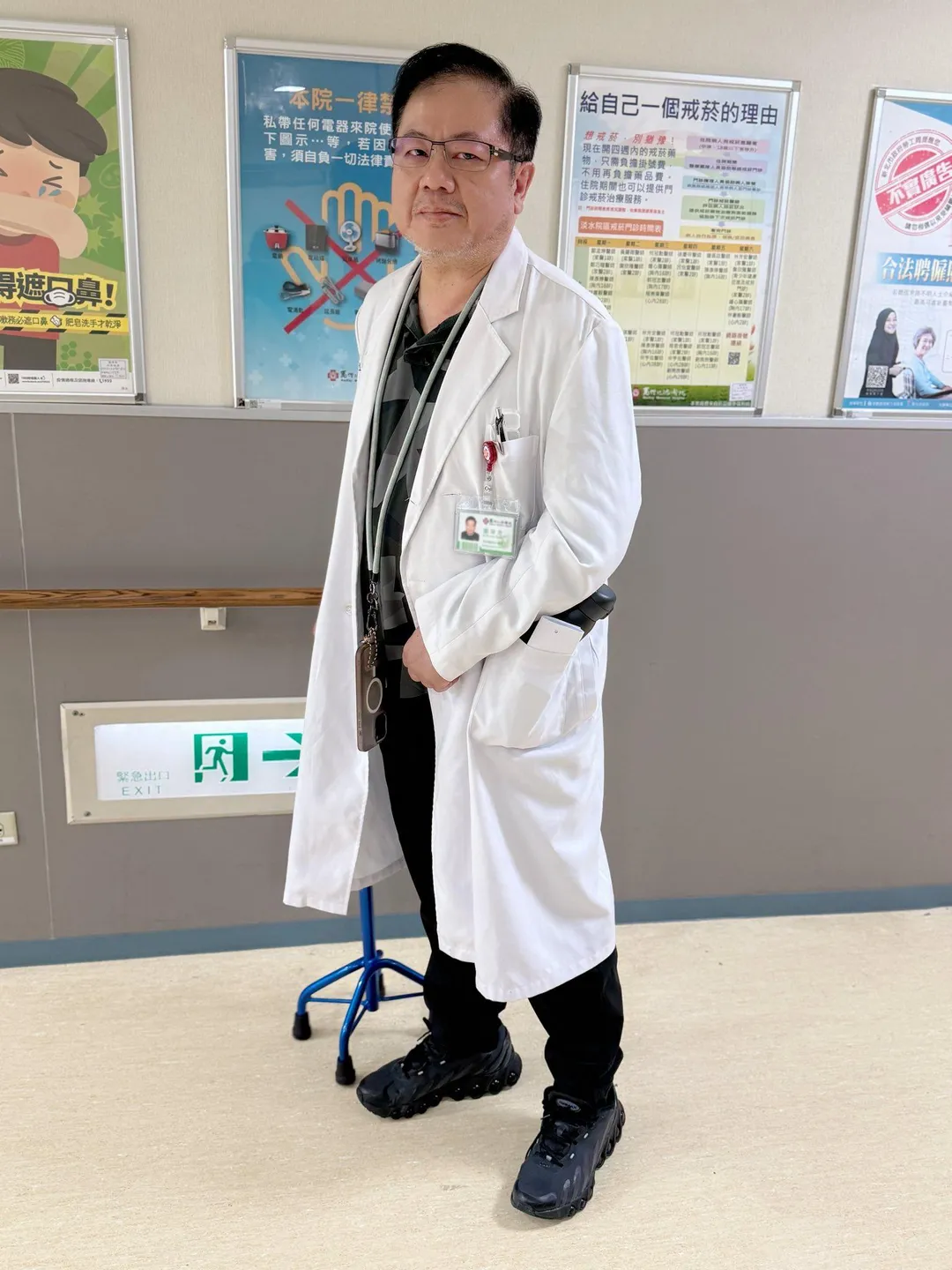 經過半年辛苦復健，目前鄭筆方已經重回工作岡位，網友們也紛紛留言表示祝福，同時敬佩鄭筆方豁達的人生觀。(圖/翻攝自醫師壞掉以後臉書)