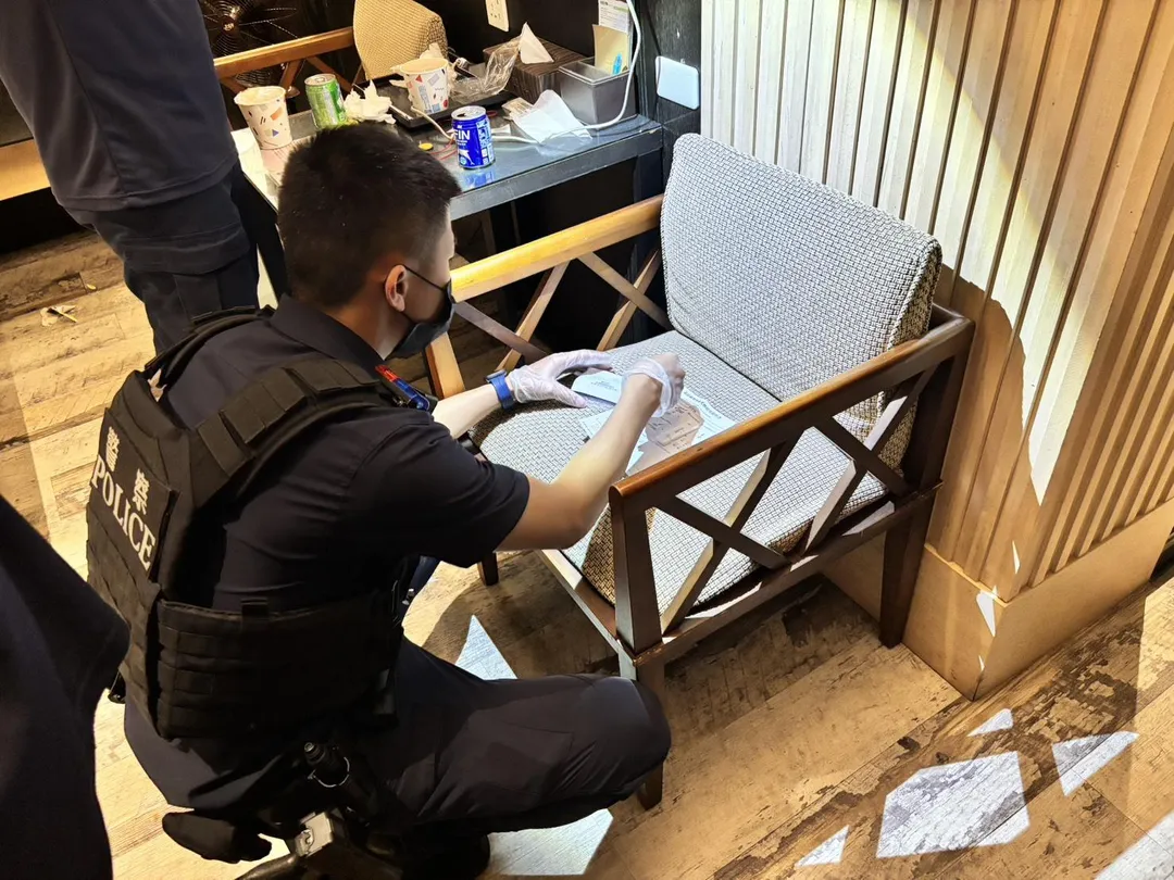 高雄鳳山某間摩鐵5 月30日發生命案，未送醫當場由警方接手處理。（圖／警方提供）