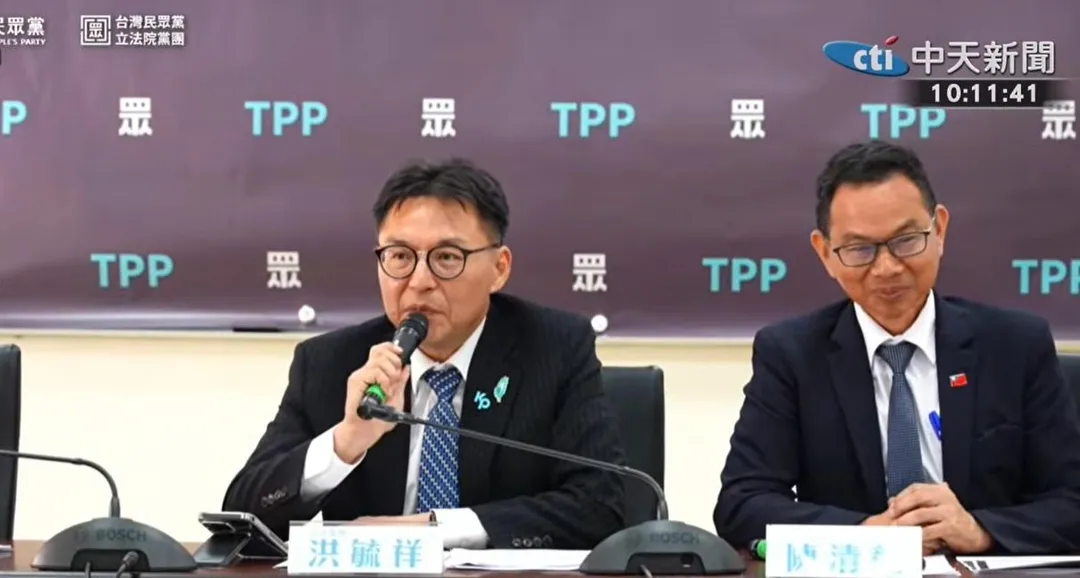 立委洪毓祥指出教育部的無人機採購案經費太過荒謬。（圖／中天新聞）