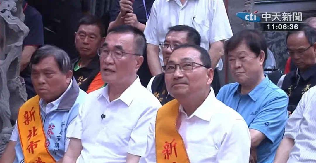李四川今和新北市長侯友宜一起出席金包里慈護宮上樑大典。（圖/中天新聞）