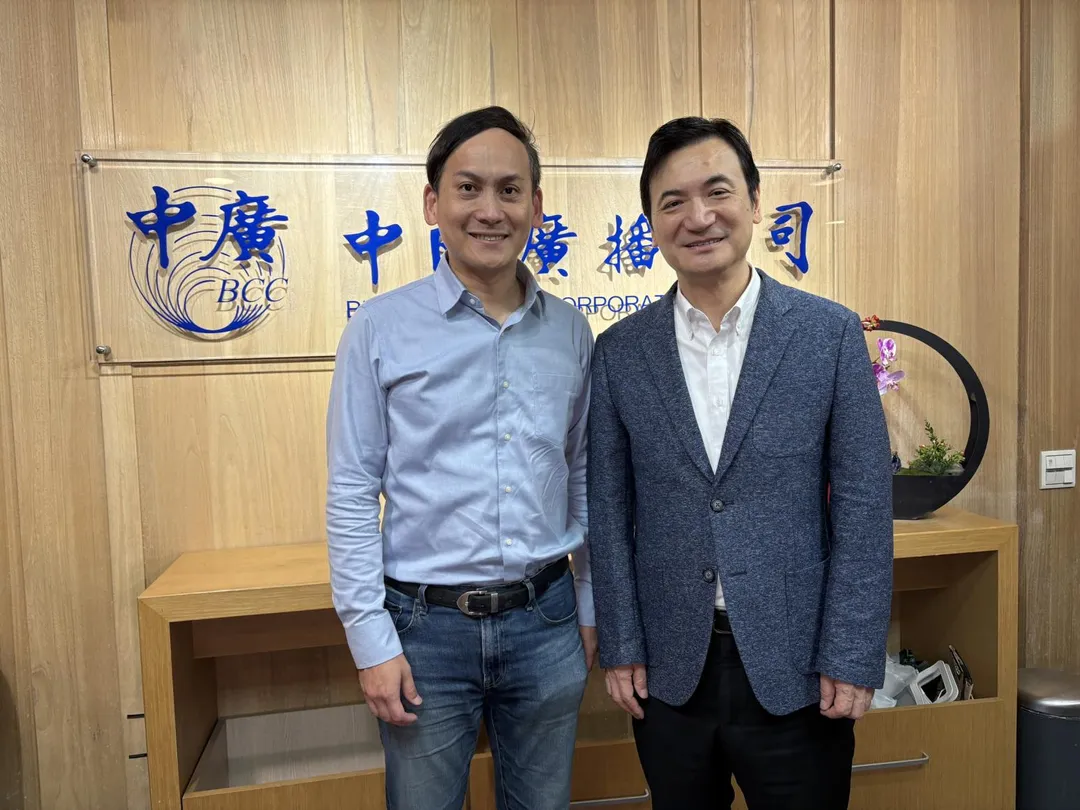 國安會前副秘書長、國民黨智庫副執行長楊永明（右）今接受廣播節目「千秋萬事」專訪，國民黨立委葉元之（左）。（圖／「千秋萬事」提供）