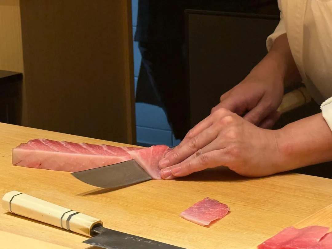 切中腹肉。（圖／黃宏輝提供）