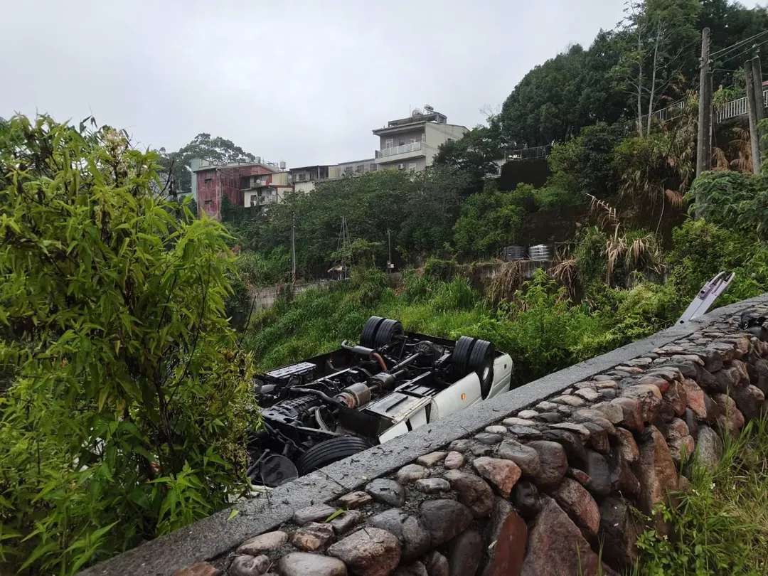 車禍當下畫面。（圖／中天新聞）
