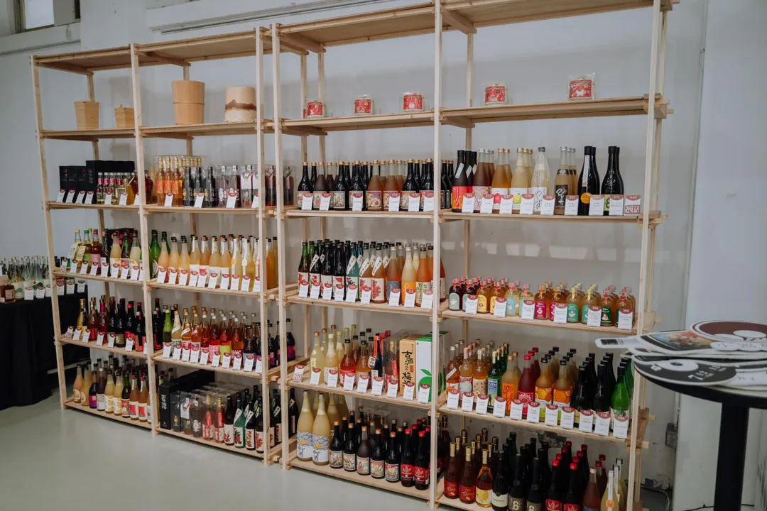 現場有多款酒類。(圖/小器生活、小器梅酒屋、森商店 提供)