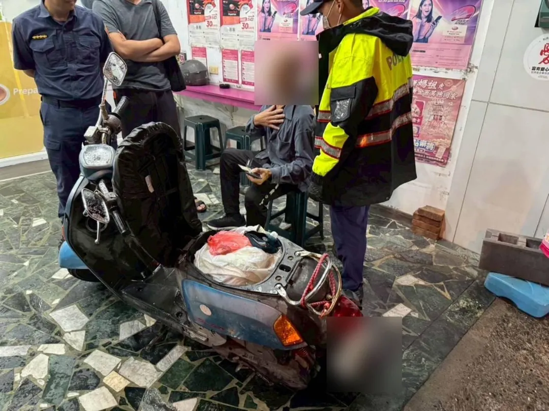 根據東港警分局說法，該分局東濱所員警6月4日晚間8時許輪休時，在轄區內意外發現通緝在案的陳嫌。（圖／警方提供）