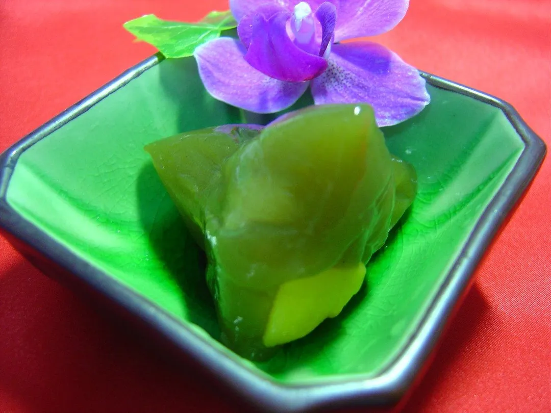 「輕食減脂粽」以蒟蒻粉調配成甜點搭配優格（yogurt），打造低油高纖、清涼不造成腸道負擔的甜點粽。（圖／振興醫院）
