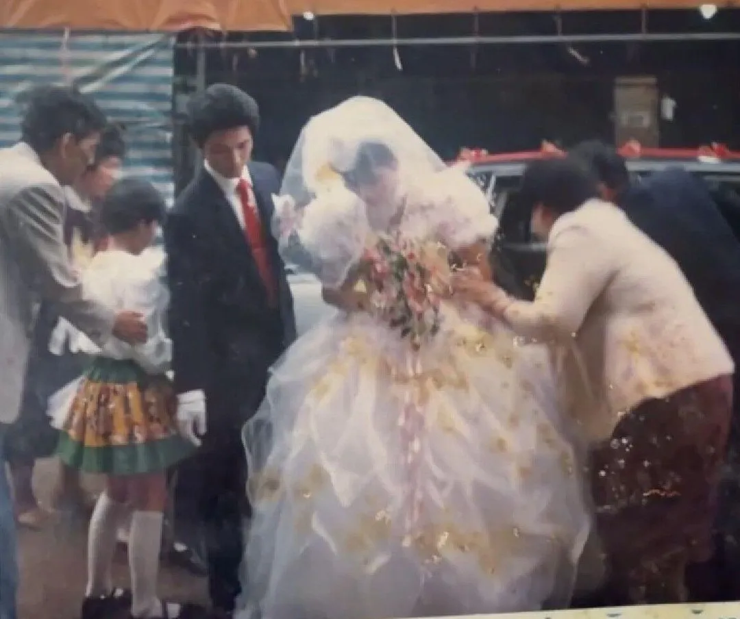 張姓老闆娘20歲就步入婚姻，與丈夫攜手打拼經營麵包店，如今夫妻倆卻雙雙在無情氣爆中喪命。（圖／家屬提供）