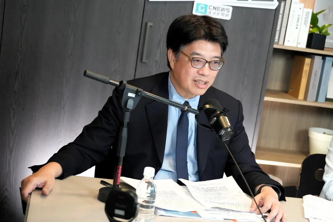 邱垂正接受專訪。（圖/《CNEWS匯流新聞網》政論live直播節目《中午來開匯》提供）