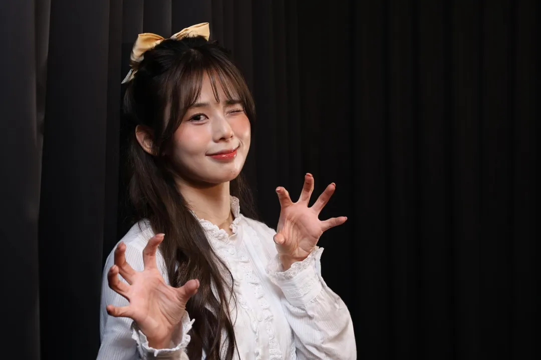容容笑容甜美很會放電。（圖／譚兆青攝）