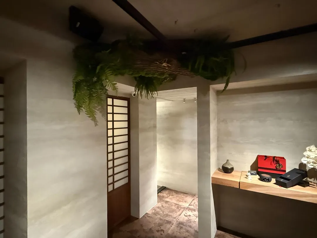 內玄關天頂造景。(圖/黃宏輝提供)