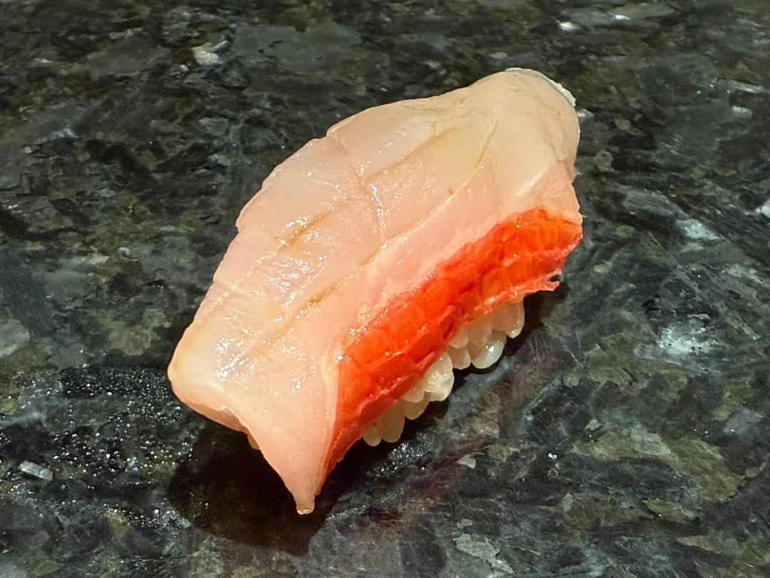 珍貴的金目鯛握壽司。（圖／黃宏輝提供）