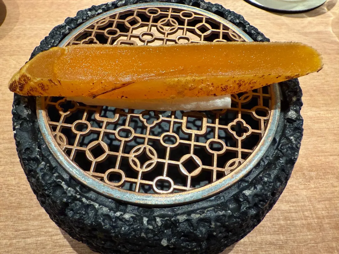 溏心烏魚子烤麻糬。(圖/黃宏輝提供)