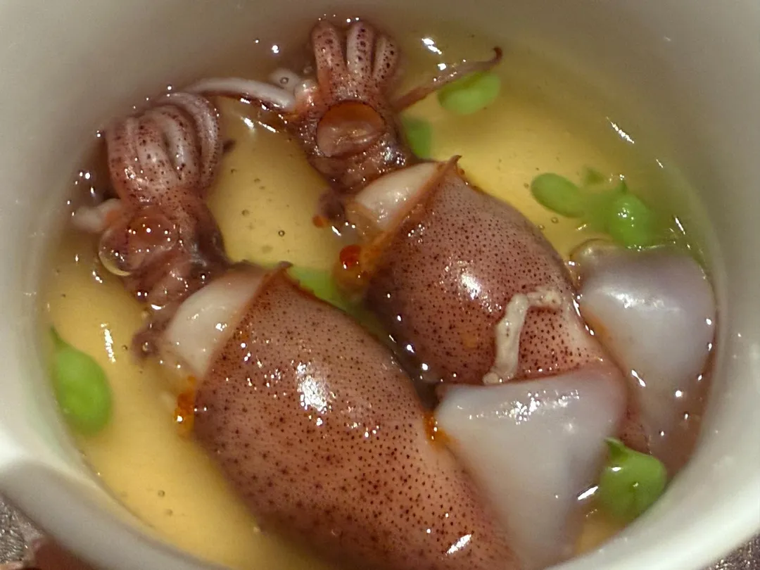 上面一層高湯凝凍。(圖/黃宏輝提供)