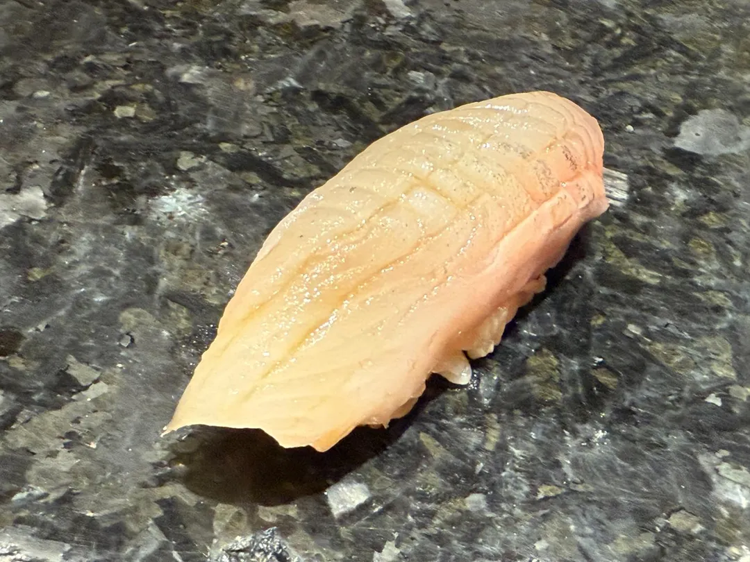 魚肉外表有微焦感。(圖/黃宏輝提供)