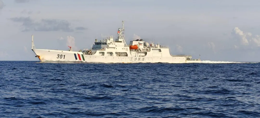 海巡署11日上午在太平島水域驅離2艘大陸公務船。（圖／海巡署提供）