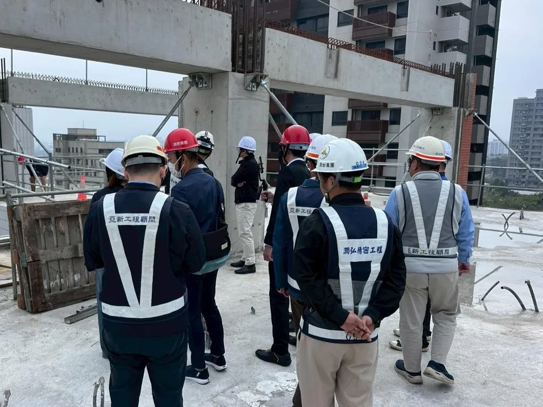 日本大成專家團隊參訪亞利預鑄工業。（圖／國家住宅及都市更新中心）