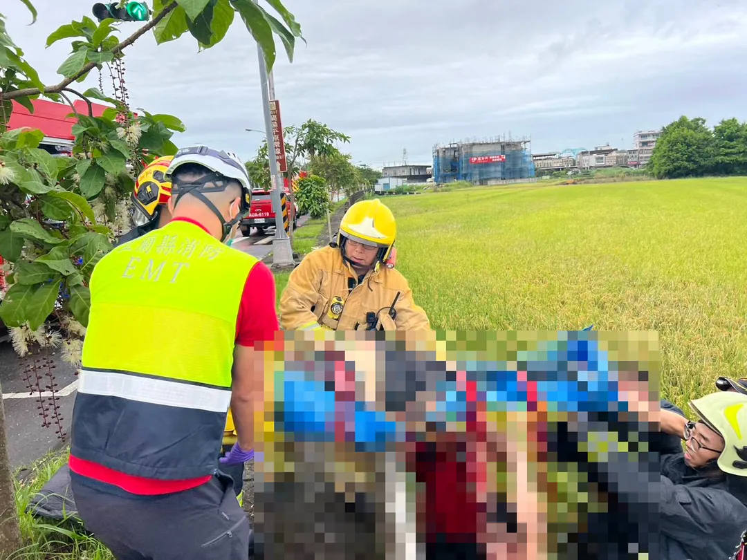 5名傷者中，1名女子到院前無生命徵象，另1名女子顏面嚴重撕裂傷、意識模糊，其餘2女1男意識清楚，但臉部有輕微擦挫傷等。（圖／民眾提供）