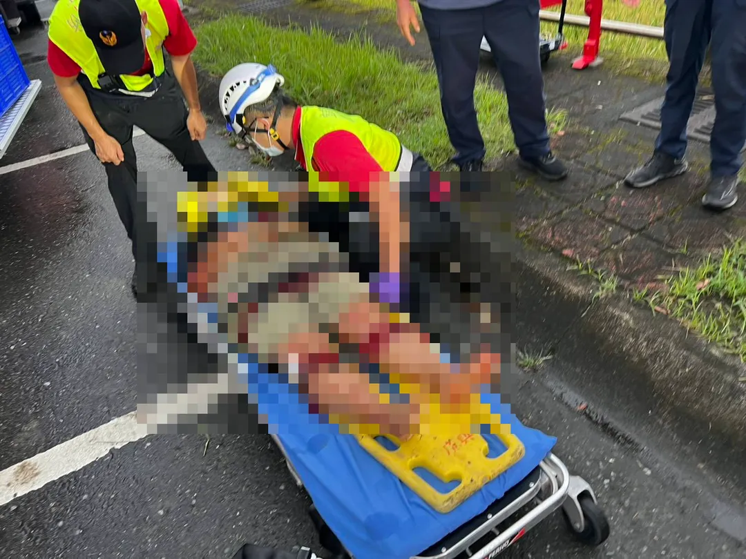 5名傷者中，1名女子到院前無生命徵象，另1名女子顏面嚴重撕裂傷、意識模糊，其餘2女1男意識清楚，但臉部有輕微擦挫傷等。（圖／民眾提供）