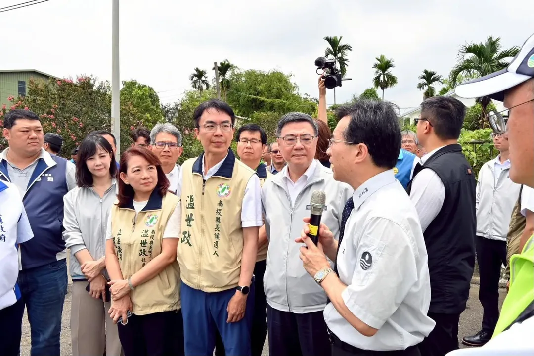 卓榮泰13日到南投視察。（圖／翻攝卓榮泰臉書）