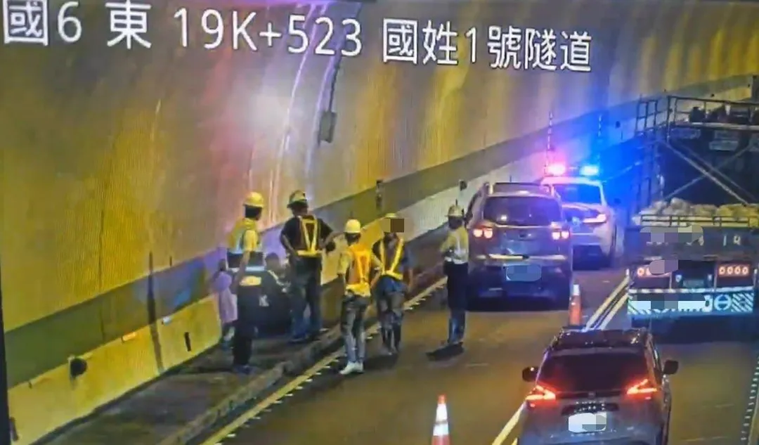 警方將楊男逮捕後，先移送移民署彰化專勤隊協助調查身分。（圖／中天新聞）