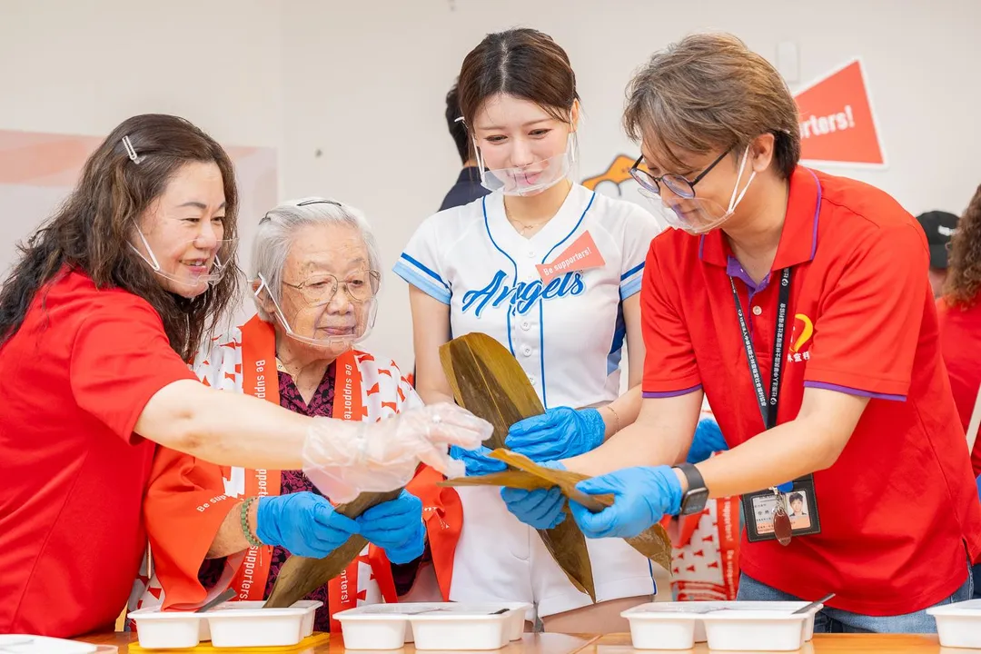 李雅英自爆曾因太愛吃粽子,一天竟吃下3顆。(圖/三得利健益 提供)