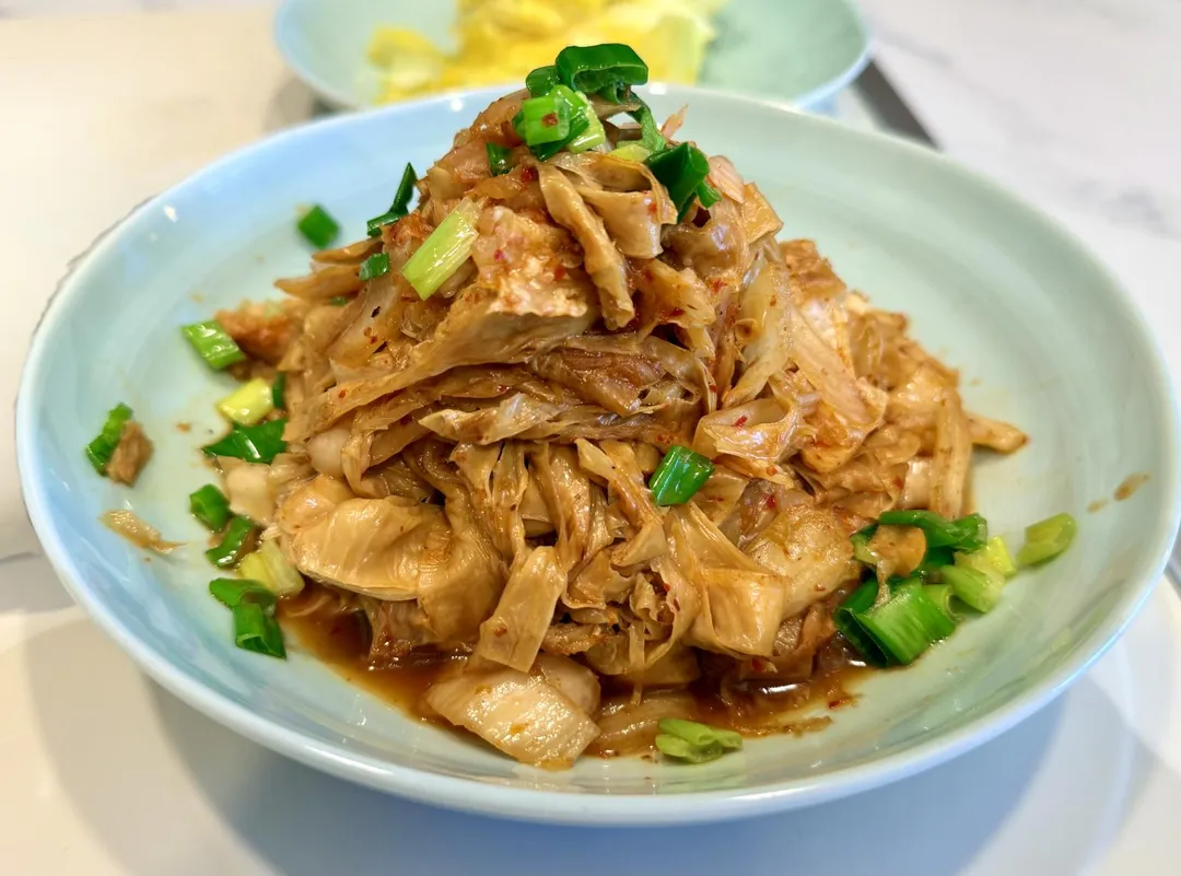 豆腐、豆包等都是價格平實且容易取得的優質蛋白來源。（圖／台南市立醫院）