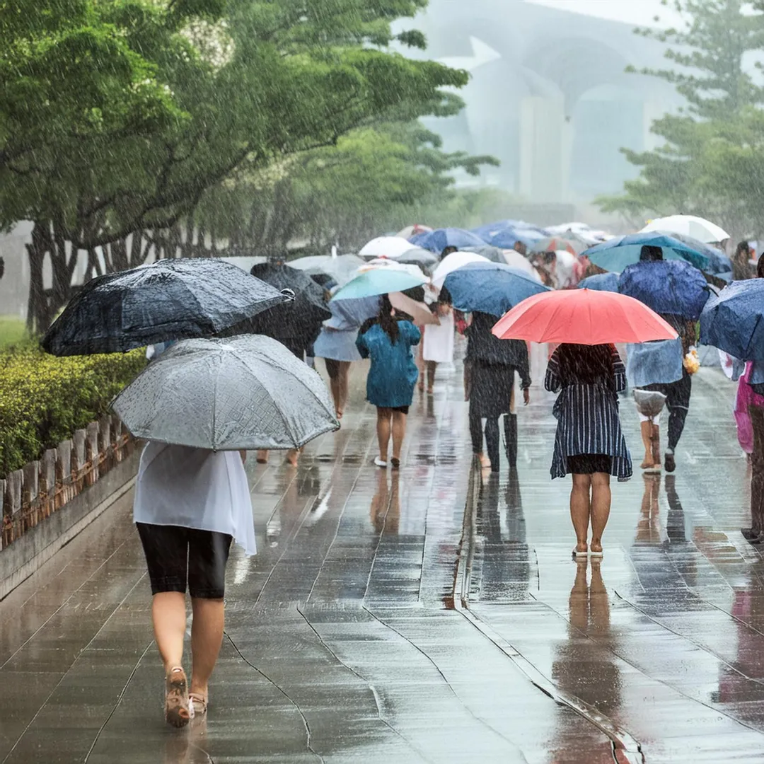 下雨。(圖/中天新聞)