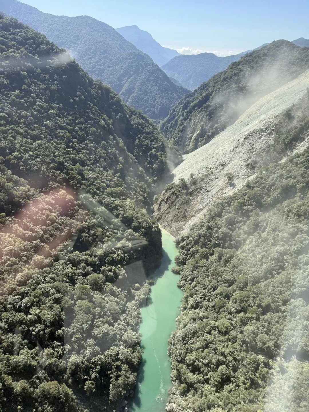 萬里溪堰塞湖。（圖／林保署花蓮分署提供）